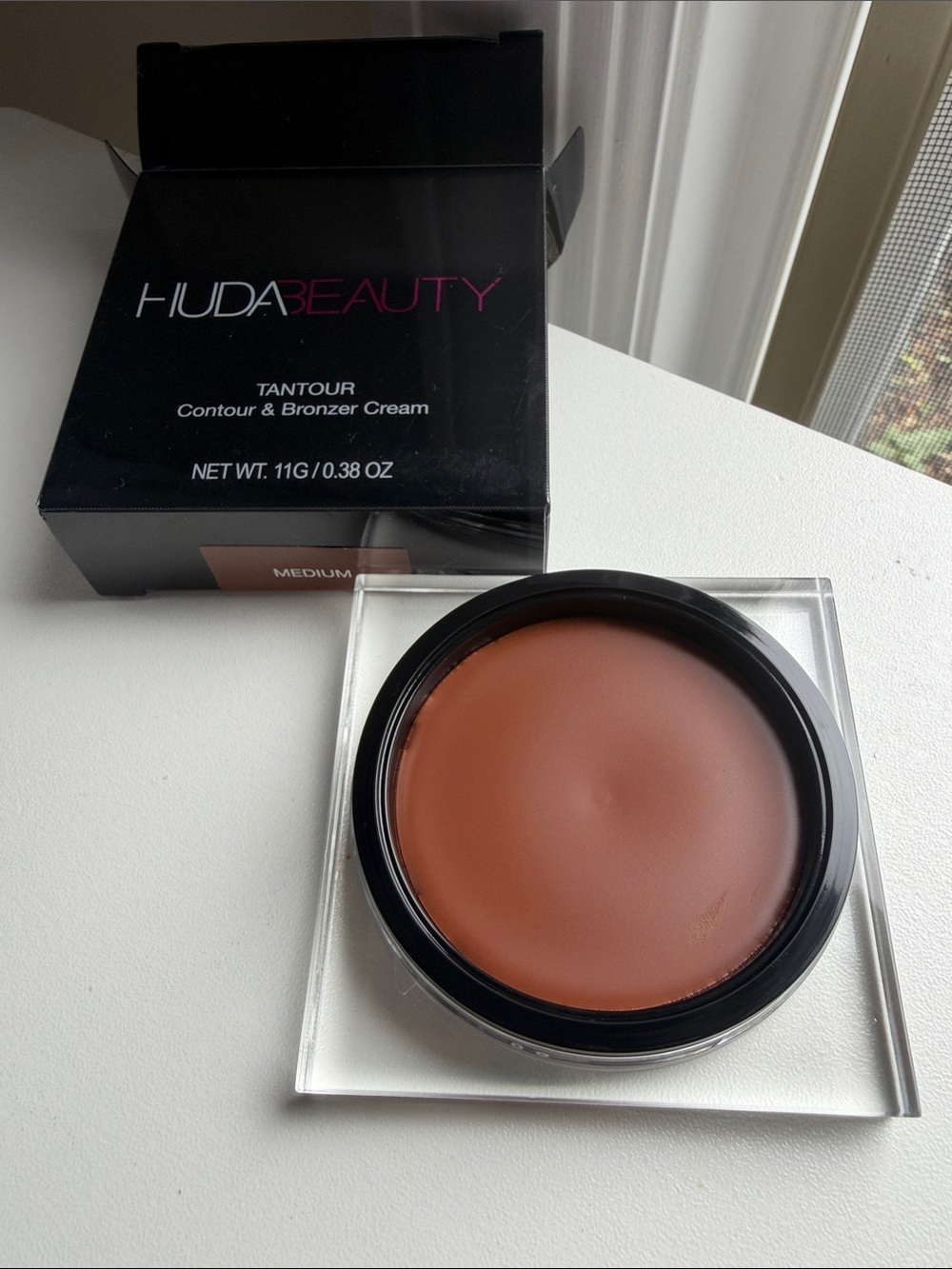 HUDA BEAUTY Tantour Contour & Bronzer Cream — Medium